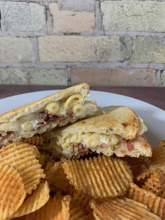 Mac & Cheese Grilled Cheese