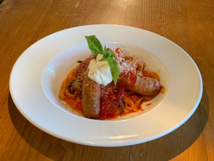 Fettuccine con Salsiccia