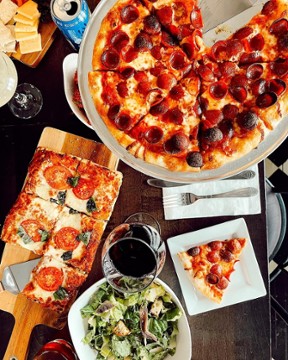 Chatty's Pizzeria 28611 Lake Rd