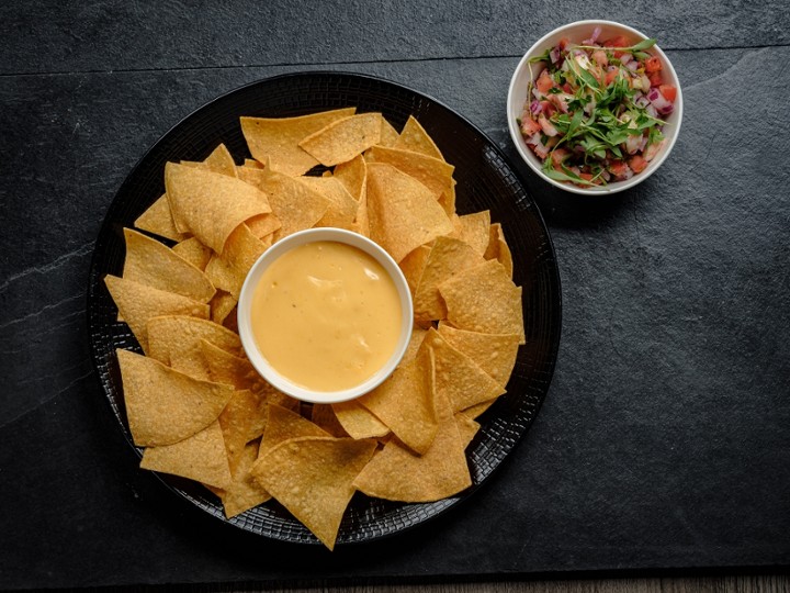 Chips & Queso