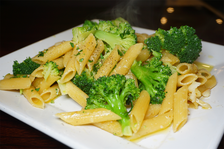 broccoli, garlic & oil
