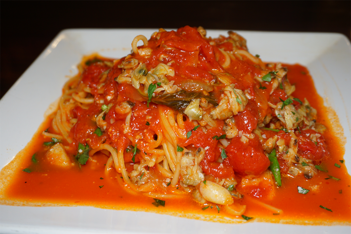 white or red clam sauce