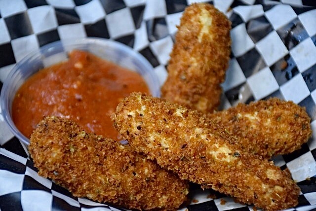 SM MOZZARELLA STICKS (4ct)