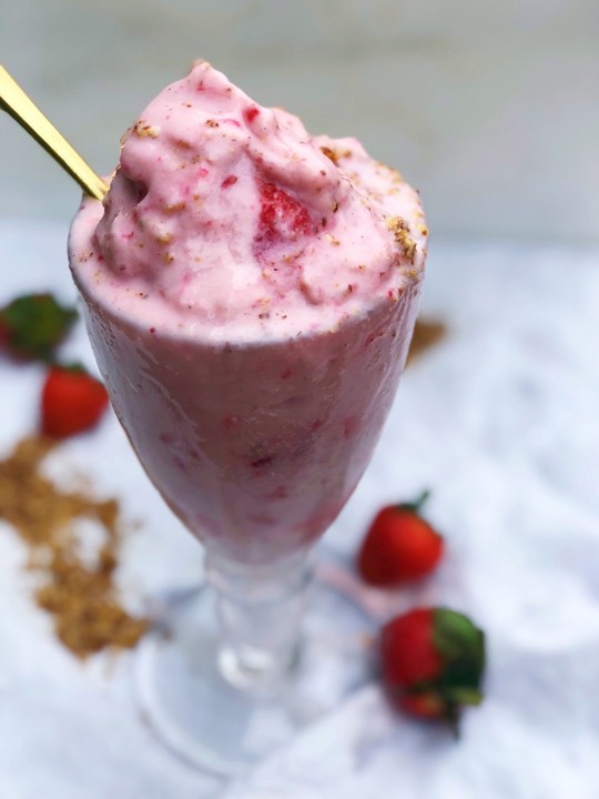 Strawberry Cheesecake Smoothie (Blended)