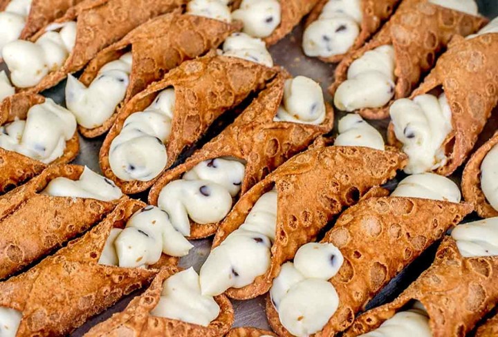 Homemade Cannolis