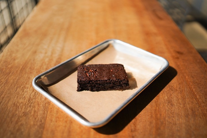 Brownie w/ Cacao Nibs