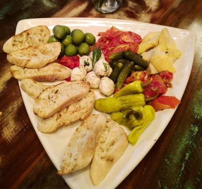 Mediterranean Plate (Vegetarian)