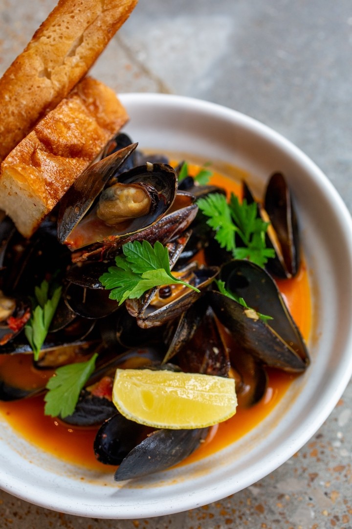 SAFFRON MUSSELS