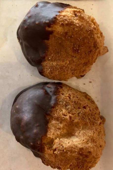 Almond Cookie Cin/Choc Dipped