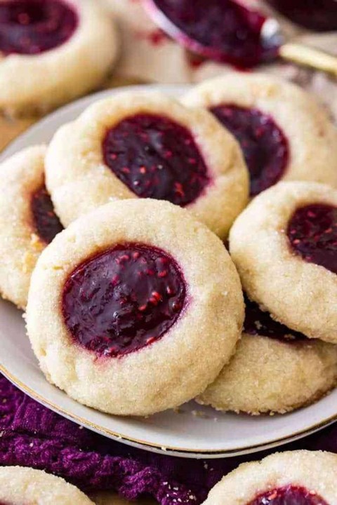 Almond Cookie Raspberry