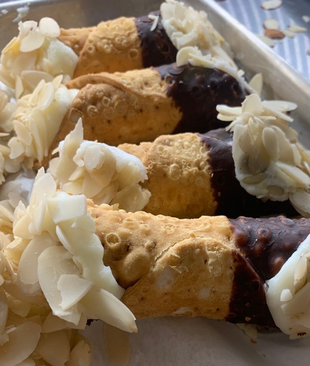 Choc Dipped Cannoli