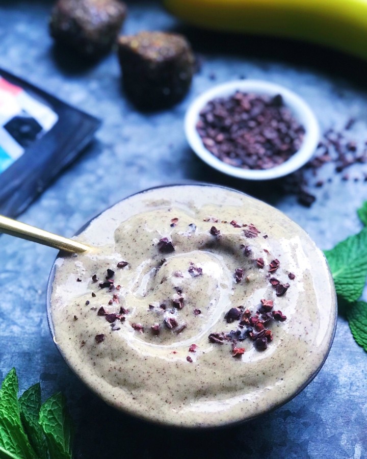 Mint Chocolate Chip Smoothie (Blended)