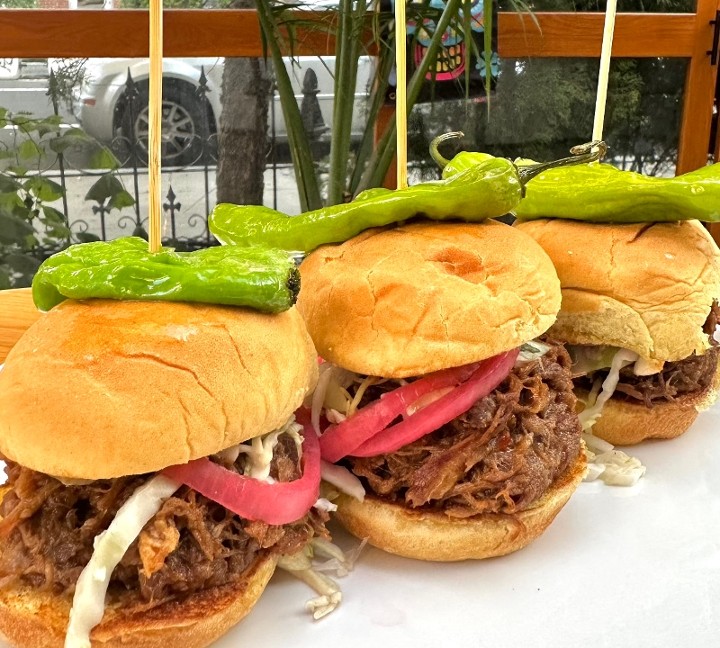 Pulled Pork Sliders