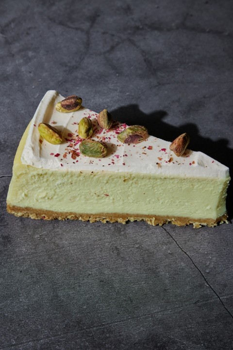 Akbar Mashti Cheese Cake Slice