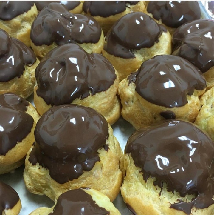 Newport Beach - Chocolate Cream Puff
