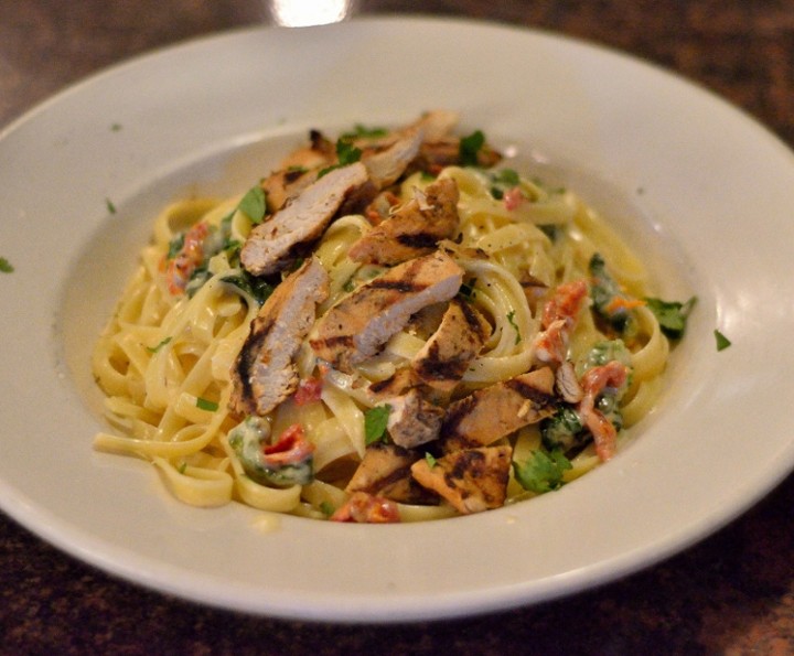 Tuscan Fettuccini Alfredo with Chicken