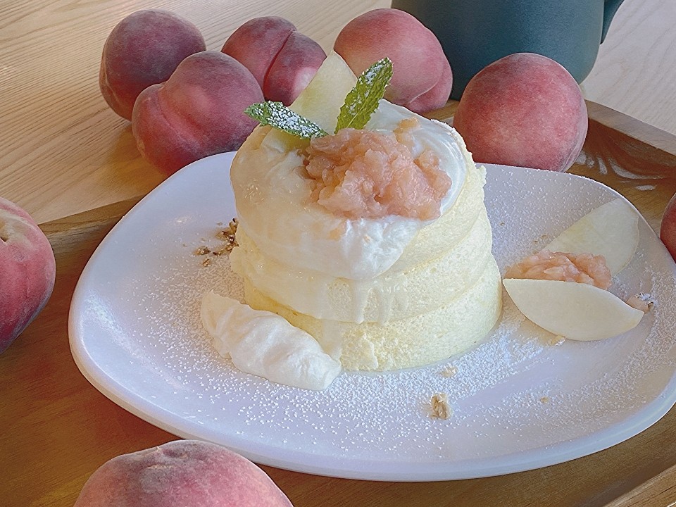 Momo Peach Souffle Pancake