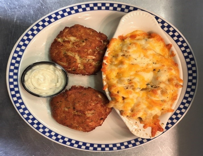 Miss Pam's Broiled Crabcake Dinner