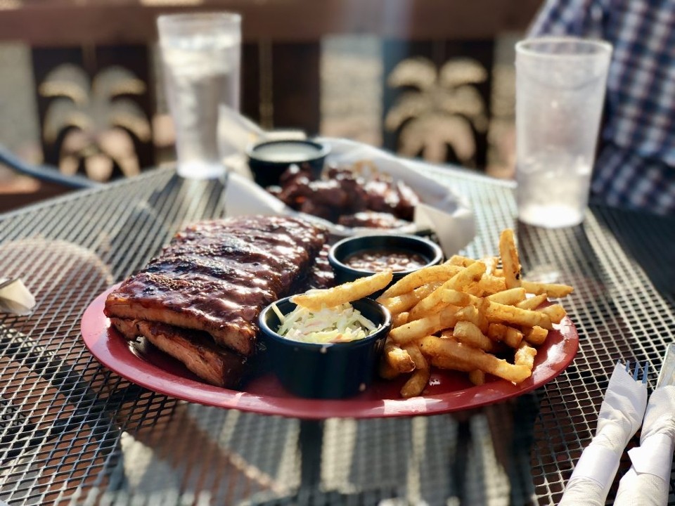 Hogfish Seafood & Smokehouse