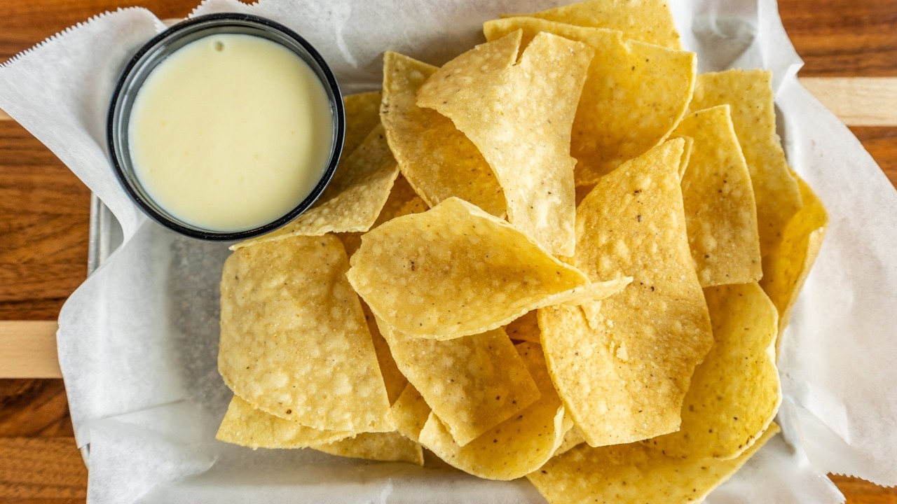 Large Queso and Chips