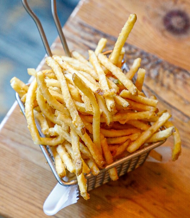 CRISPY SHOESTRING FRIES