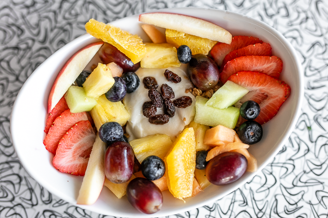 Granola Yogurt & Fruit