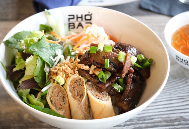 GRILLED PORK NOODLES BOWL l Bun Thit Nuong Cha Gio