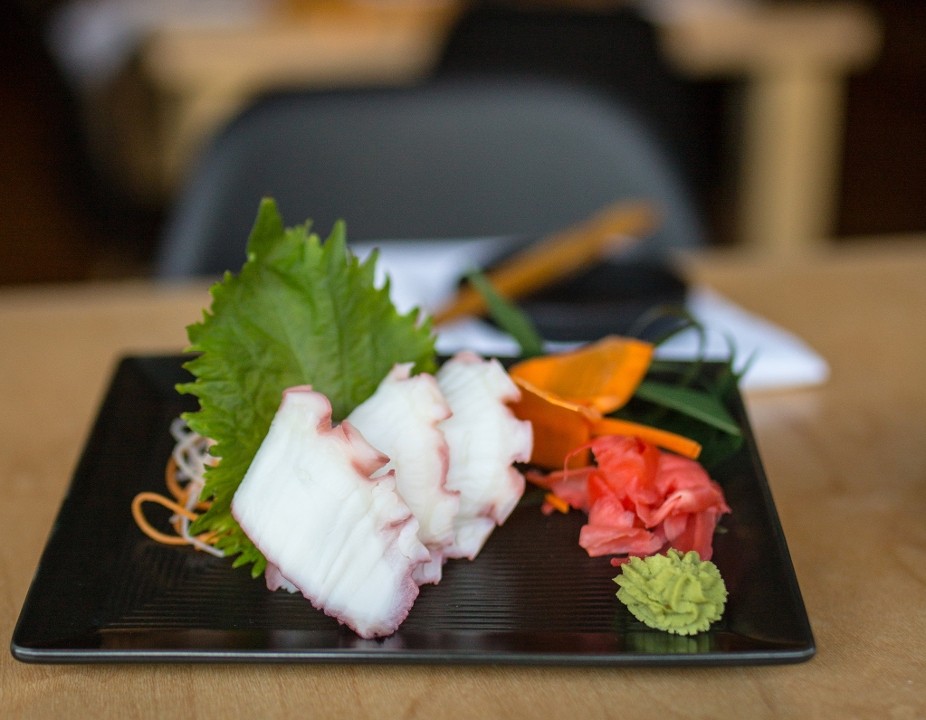 tako sashimi (octopus)