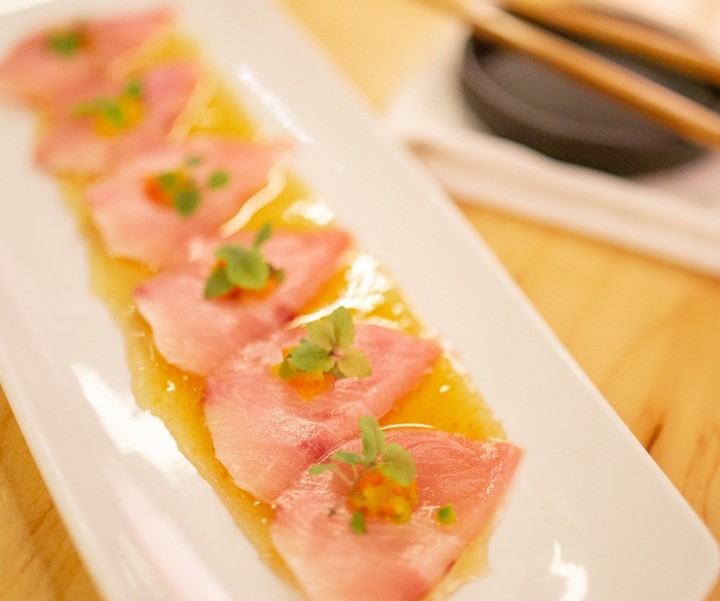 hamachi carpaccio  (6 pcs)