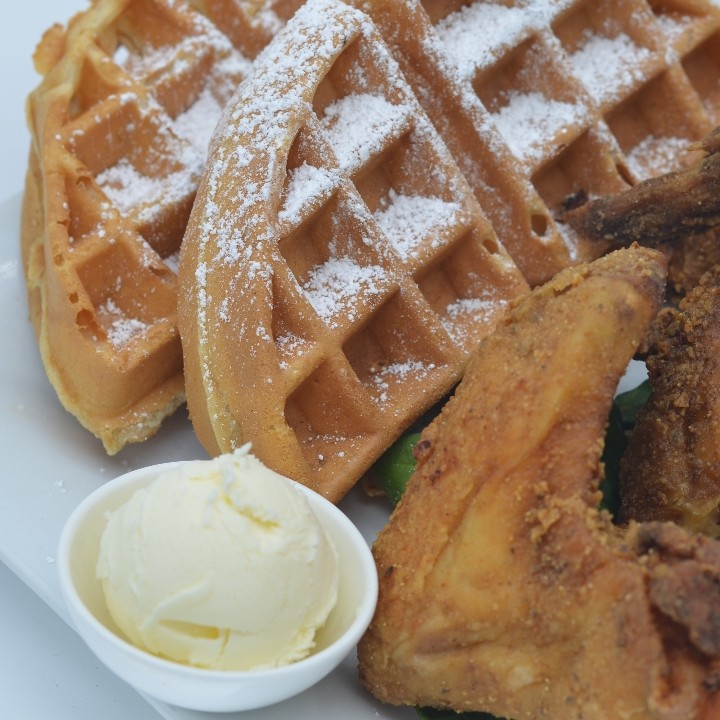 CHICKEN & WAFFLES