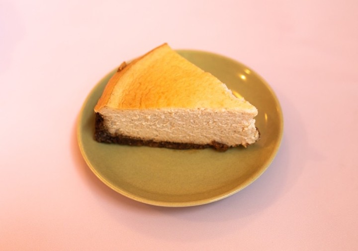Petee's Cheesecake Slice