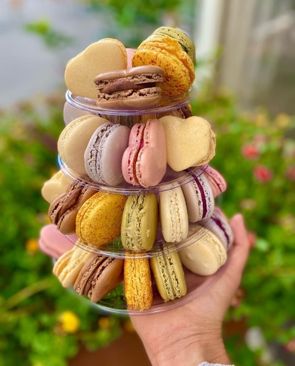 Assorted Macaron Box (8 pc)