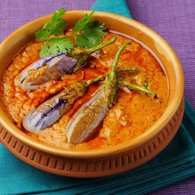 Gutti Vankaya Kura  (Stuffed Eggplant Curry)