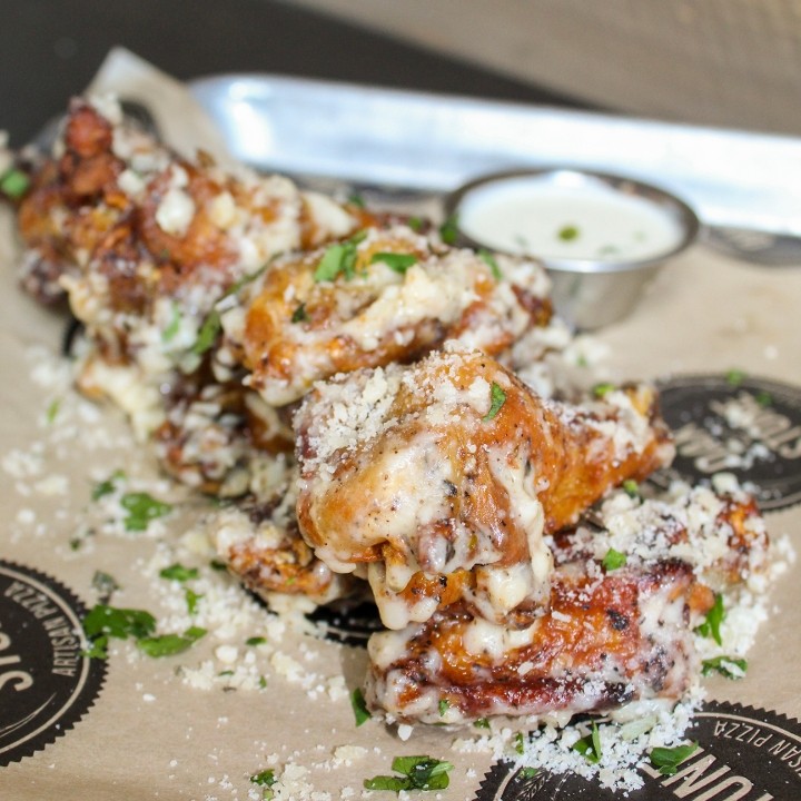 GARLICKY PARM WINGS