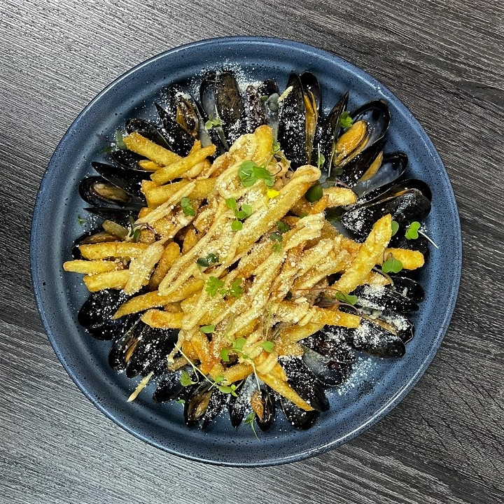 Mussel Frites Mama Foo Foo - Mussels & Frites