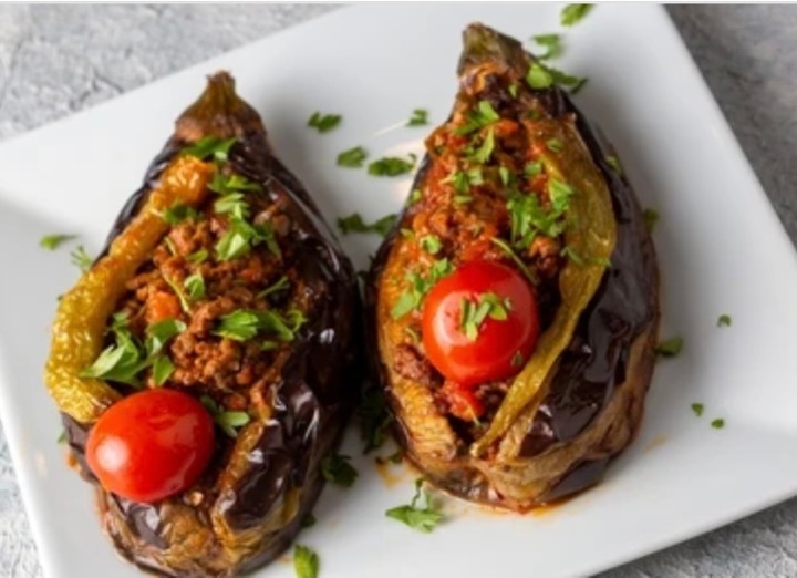 Turkish Stuffed Eggplant (Karniyarik)