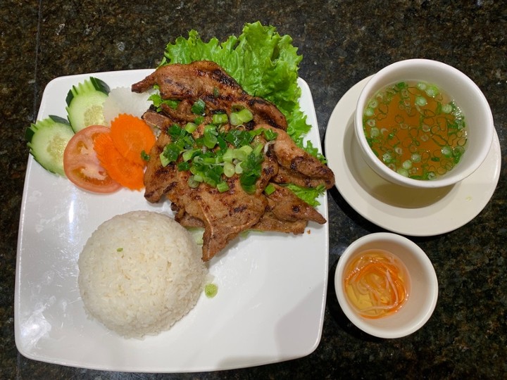 C1. Rice with Grilled Pork Chop - Com Suon Nuong