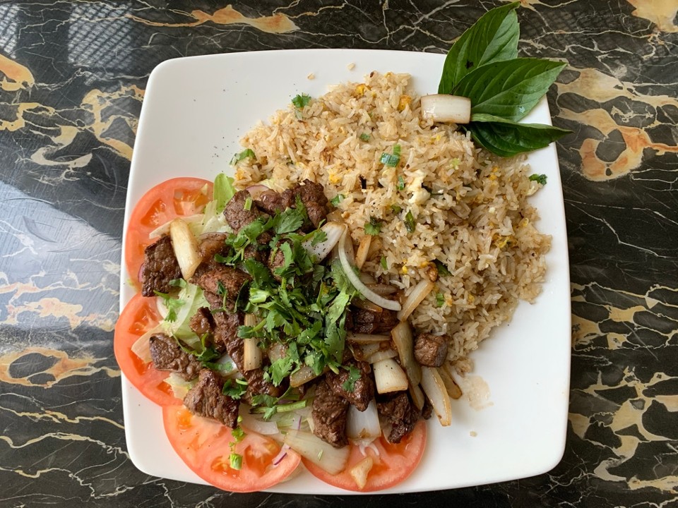 C9. Fried Rice Shaking Beef - Com Chien Bo Luc Lac