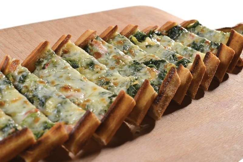 Spinach and Cheese Pide (Vg)