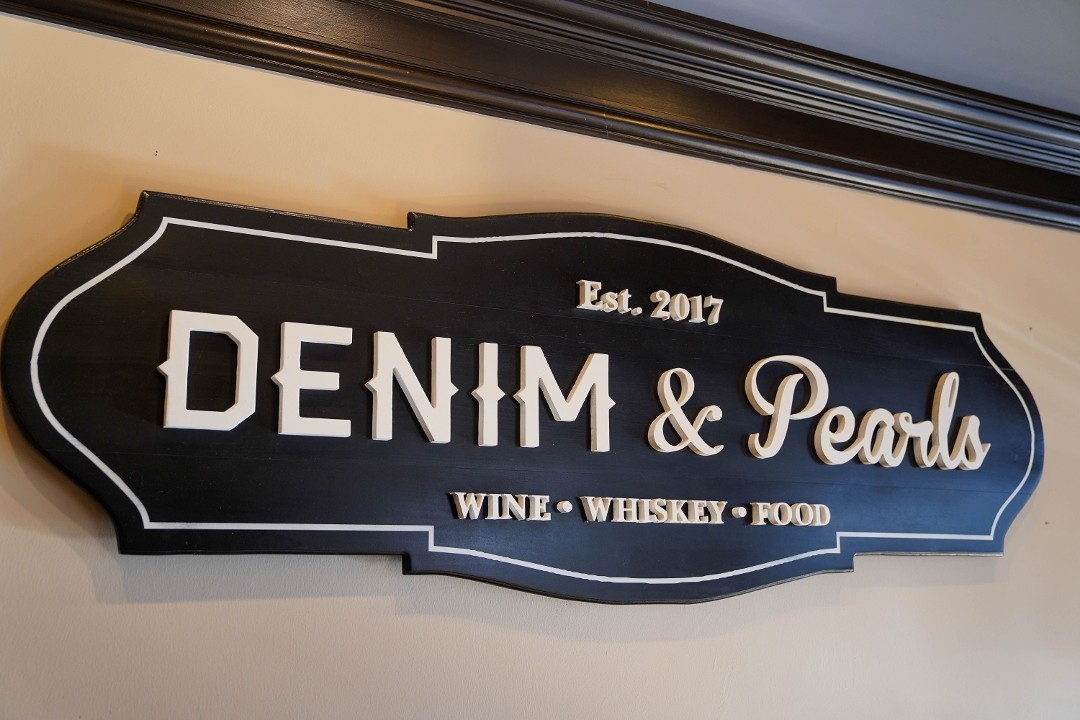 Denim and Pearls Restaurant: Menu