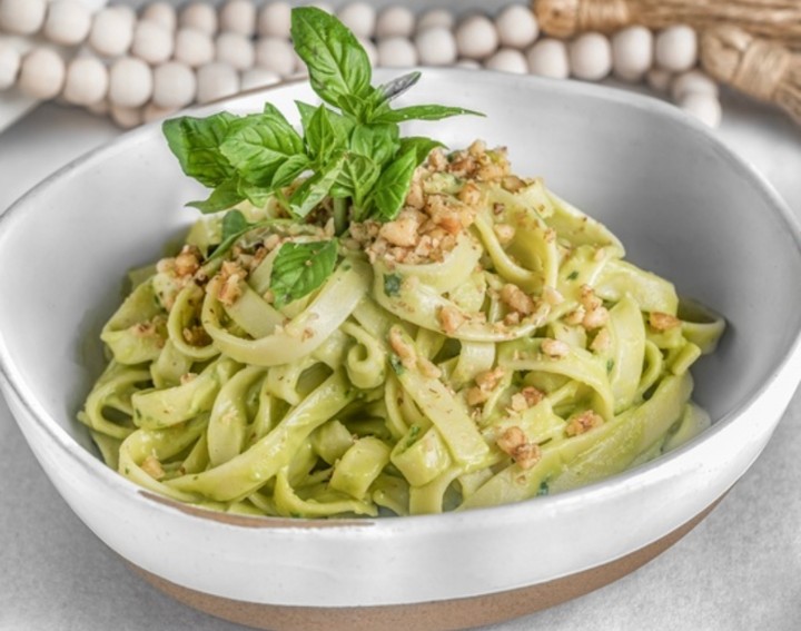 VEGAN AVOCADO BASIL FETTUCCINI