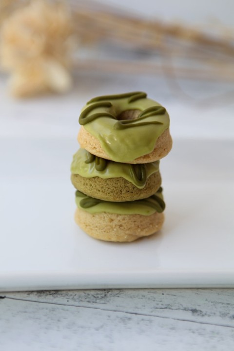 ORGANIC, VEGAN & GLUTEN FREE MATCHA MINI DONUT