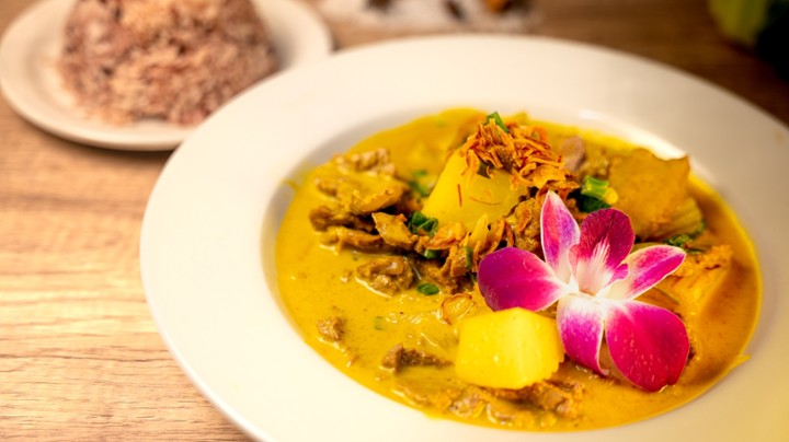 D Yellow Curry (Shellfish-Free)