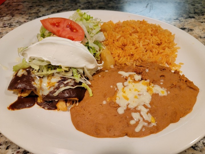 Enchiladas con Mole