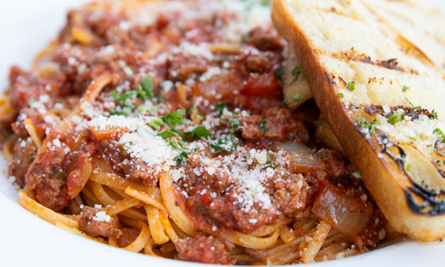 LINGUINE BOLOGNESE