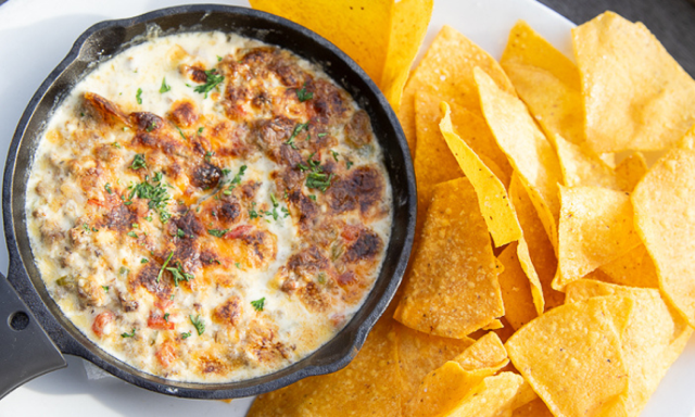 SKILLET BEEF QUESO DIP