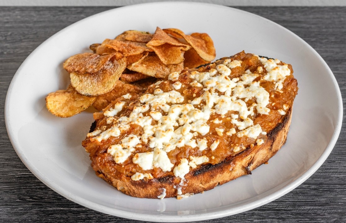 FRENCH ONION AND GOAT CHEESE TOAST