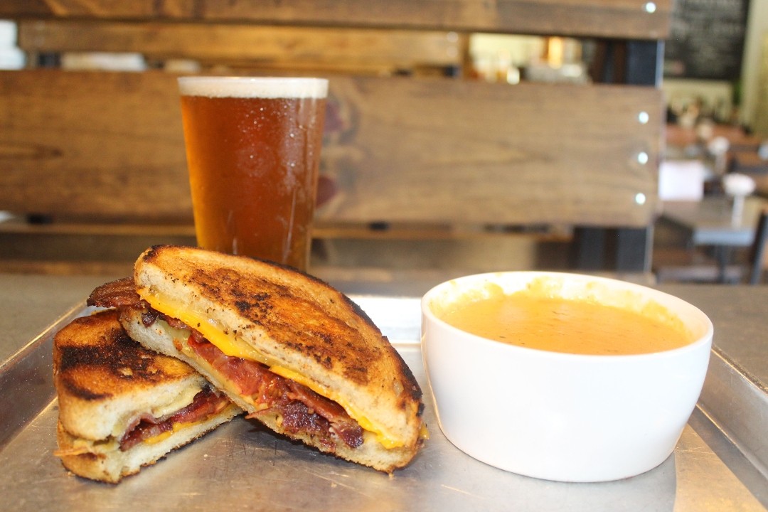 SMOKED, TOASTED & GRILLED CHEESE