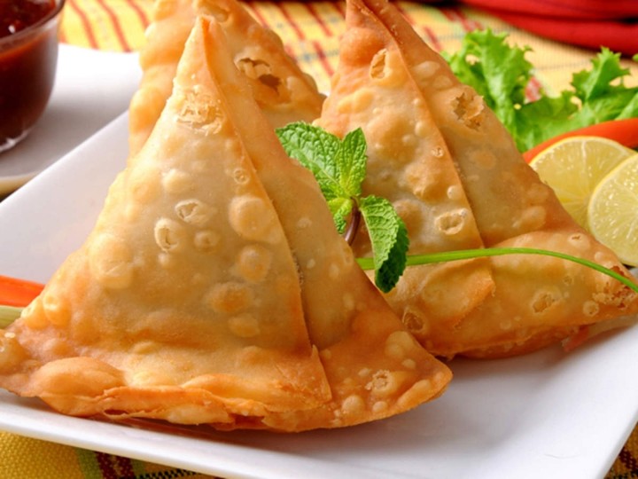 VEGETABLE SAMOSA (V) (2)