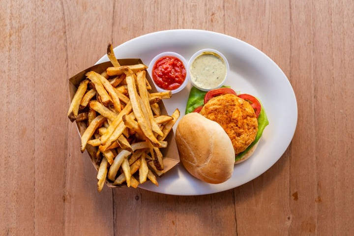 Traditional Maryland Crab Cake Sandwich